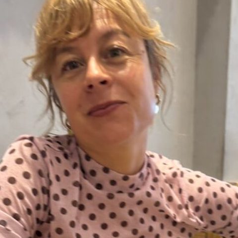 Lea Wernli im Café, Nahaufnahme